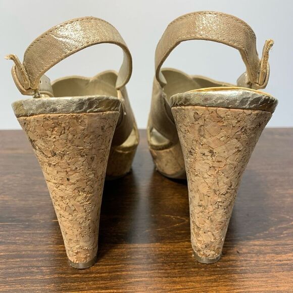 Bandolino Mopina vegan gold metallic cork sandal, Heel size 9  - Picture 10 of 10